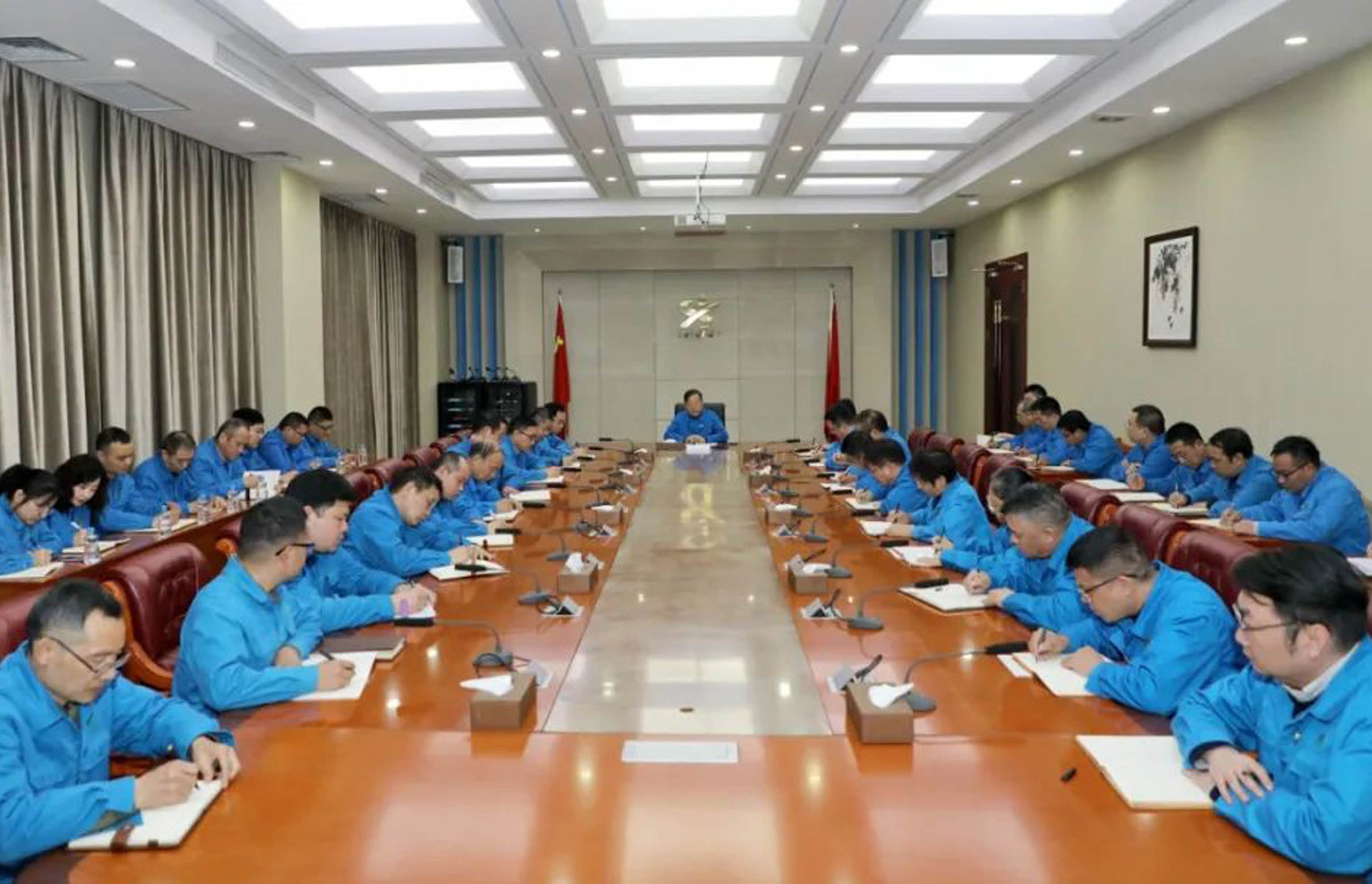 学习民营企业座谈会精神——华体会在线(中国)集团：发挥装备能力强、制造能力强、创新能力强的优势，坚守主业、做强实业。